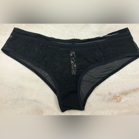 Pink Panties - Picture 4 of 8